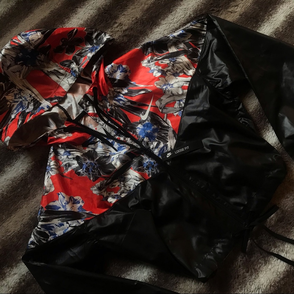 🖤NIKE CROPPED WINDBREAKER ❤️